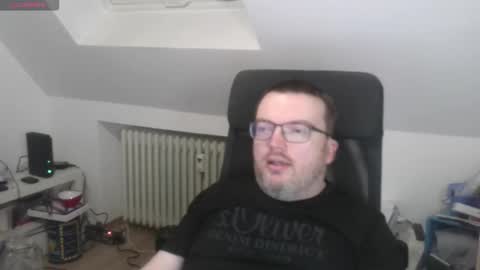 Oliver online show from November 22, 2025, 7:24 pm