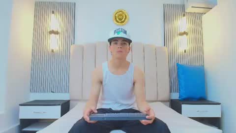 stiven_cooper2 online show from June 17, 2026, 12:18 pm