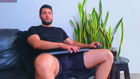 Stiven Montiel online show from May 27, 2026, 12:35 pm