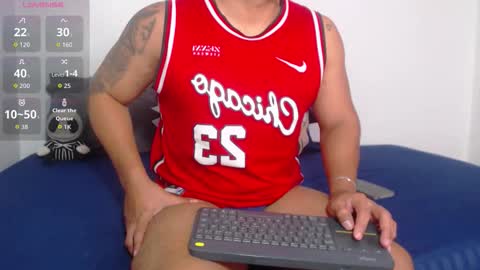 Stone Lee  online show from November 20, 2025, 8:14 am