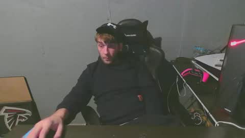 stonedpanda77 online show from December 30, 2024, 8:10 am