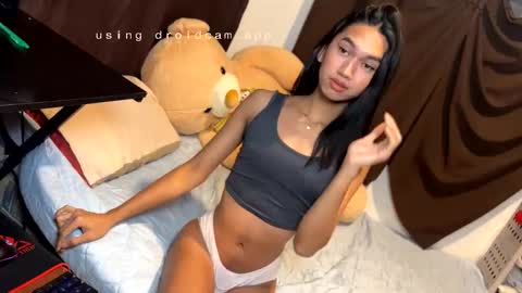 Snapshot of stonehard_sophia chatting on February 23, 2026, 9:23 pm Cute Sophia online show from February 23, 2026, 9:23 pm