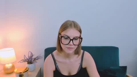 Stormi online show from April 6, 2026, 1:12 pm