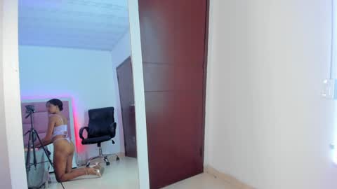 Sweety Stormi  online show from January 13, 2025, 4:19 pm