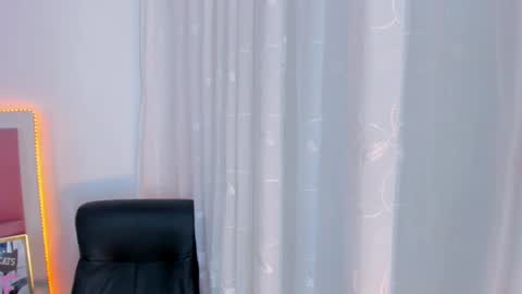 Sweety Stormi  online show from March 4, 2025, 1:38 pm