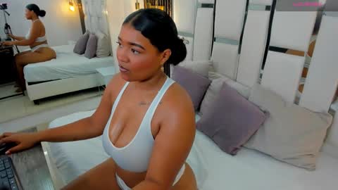 Snapshot of stormy_kox chatting on December 18, 2025, 3:23 am Stormy online show from December 18, 2025, 3:23 am