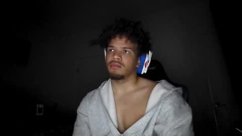 Snapshot of str8dj chatting on November 17, 2025, 6:52 am Dj online show from November 17, 2025, 6:52 am