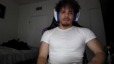 Snapshot of str8dj chatting on December 15, 2025, 3:38 pm Dj online show from December 15, 2025, 3:38 pm