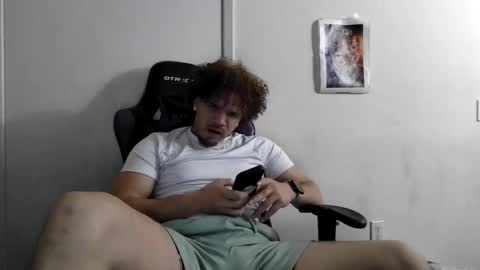 Snapshot of str8dj chatting on January 8, 2026, 11:01 am Dj online show from January 8, 2026, 11:01 am