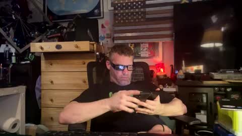 Str8 online show from April 16, 2026, 6:09 pm