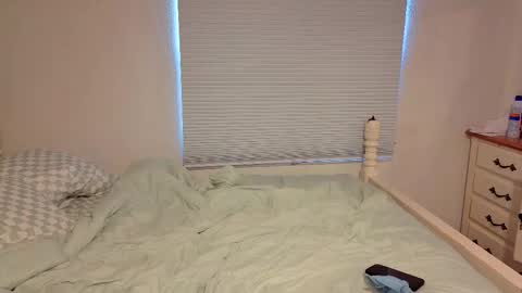 str8whiteboy21 online show from November 24, 2025, 5:23 pm