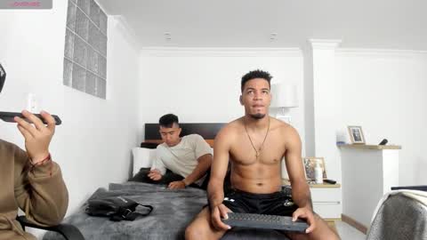 straight__friends online show from February 16, 2026, 2:35 pm