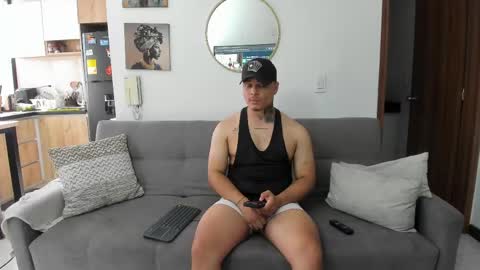 straight__friends online show from May 20, 2026, 1:39 pm