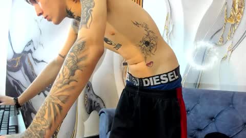 Snapshot of straightboy_nick chatting on October 9, 2025, 6:44 am NICK online show from October 9, 2025, 6:44 am