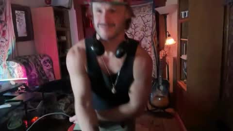 Cowboy Zuhly online show from December 14, 2025, 3:34 am