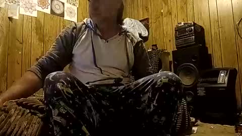 straightmaletouse online show from April 1, 2026, 11:44 am