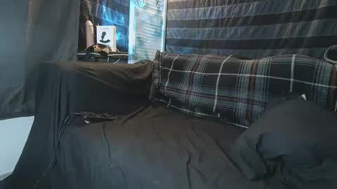 straitpipermann22 online show from November 11, 2025, 7:03 pm