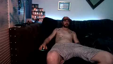 straitpipermann22 online show from April 3, 2026, 8:07 pm