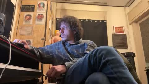 Snapshot of stratocasterluigi chatting on February 25, 2026, 5:22 pm jizzers online show from February 25, 2026, 5:22 pm