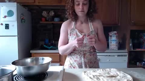 Strawberrylotsacake online show from November 25, 2025, 3:56 pm