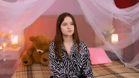 Snapshot of strawbunnybite chatting on June 4, 2026, 2:45 pm Bunny online show from June 4, 2026, 2:45 pm