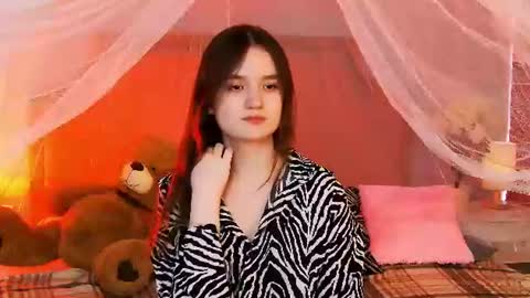 Snapshot of strawbunnybite chatting on June 19, 2026, 2:43 pm Bunny online show from June 19, 2026, 2:43 pm