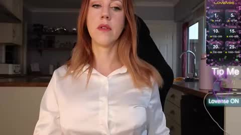 Amorina online show from November 28, 2025, 9:56 am