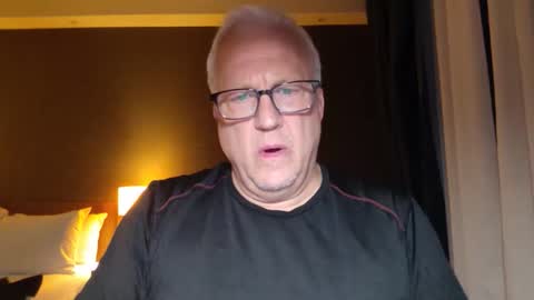 Stroking For You online show from October 27, 2025, 5:39 pm