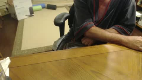 stromg2000 online show from December 11, 2024, 3:58 pm