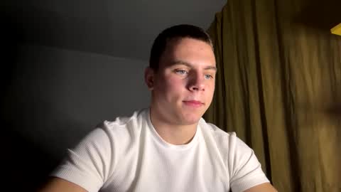 Snapshot of strong_baby chatting on October 25, 2025, 5:08 pm Strong Baby online show from October 25, 2025, 5:08 pm