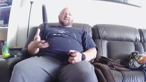 strong_bear89 online show from January 12, 2026, 8:14 pm