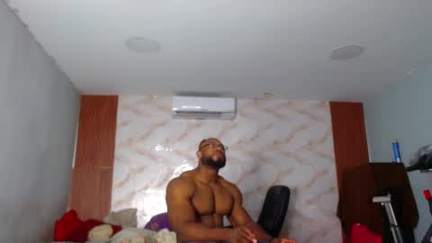 strong_george1 online show from September 16, 2025, 10:33 pm