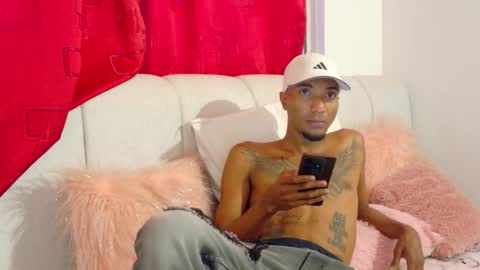 Snapshot of stronganddelicious chatting on September 21, 2025, 6:09 pm stronganddelicious online show from September 21, 2025, 6:09 pm