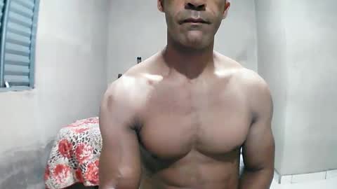 strongdaddyfantastic online show from May 31, 2026, 8:32 pm