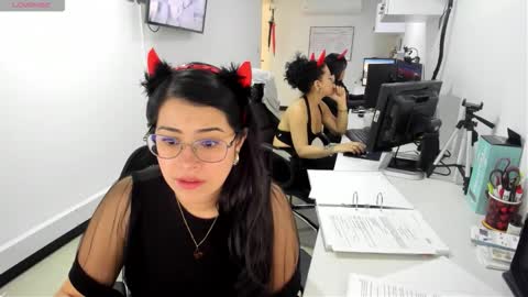 studcb_ online show from October 1, 2025, 3:40 pm