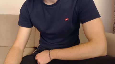 Stud From Paris online show from March 8, 2025, 6:05 pm