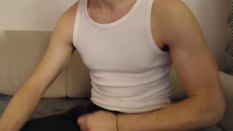 Stud From Paris online show from March 8, 2026, 5:39 pm