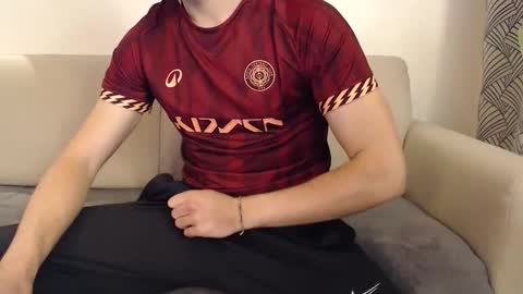 Stud From Paris online show from April 21, 2026, 8:12 pm