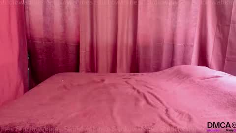 StudioWahines online show from April 17, 2026, 12:02 am