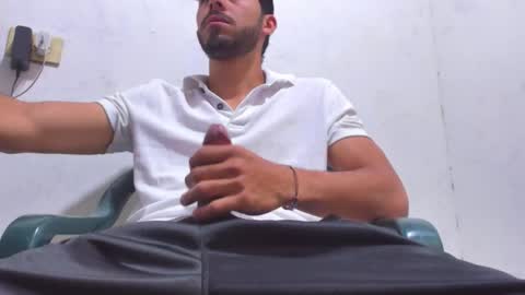 Snapshot of studmarkos chatting on February 6, 2025, 10:15 am mark online show from February 6, 2025, 10:15 am