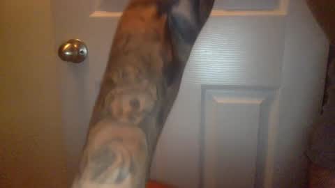 Snapshot of studmuffinxo chatting on December 16, 2024, 8:41 am STUD online show from December 16, 2024, 8:41 am