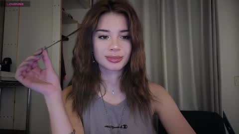 Sofa online show from April 25, 2026, 9:01 pm