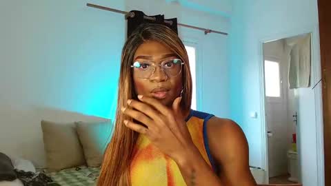 Suanny Klatten  It is my account independent  online show from February 12, 2025, 12:22 pm