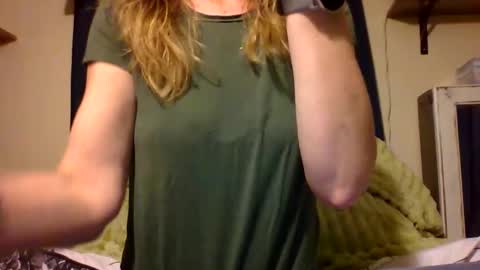 Snapshot of sub4you69brat chatting on January 21, 2025, 11:55 pm sub4you69brat online show from January 21, 2025, 11:55 pm