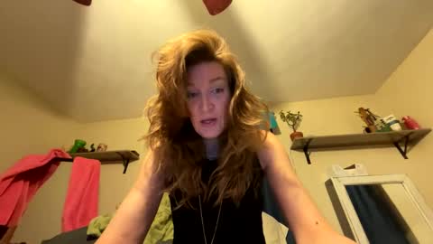 Snapshot of sub4you69brat chatting on February 6, 2025, 2:00 am sub4you69brat online show from February 6, 2025, 2:00 am