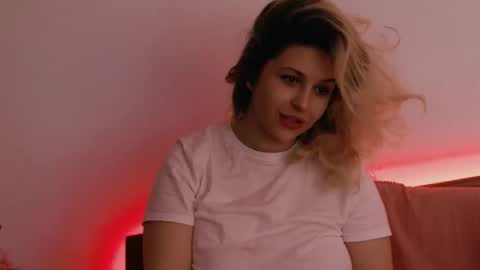 Carla online show from October 10, 2025, 7:18 am