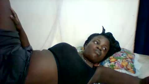 submissive_slut001 online show from November 7, 2025, 9:09 am