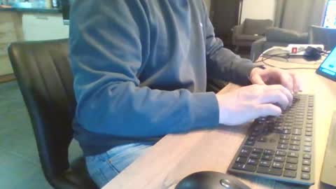 submissivguy online show from November 15, 2025, 9:21 pm