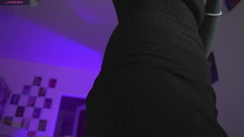 Snapshot of succubus_66 chatting on December 4, 2024, 10:35 am succubus_66 online show from December 4, 2024, 10:35 am