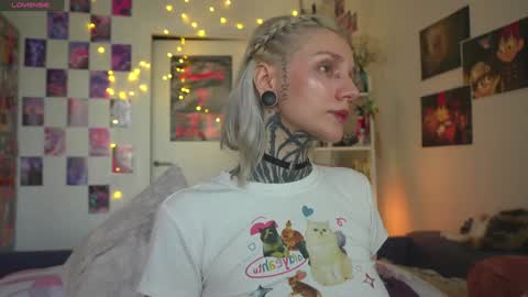 Snapshot of succubus_66 chatting on January 19, 2025, 9:01 am succubus_66 online show from January 19, 2025, 9:01 am